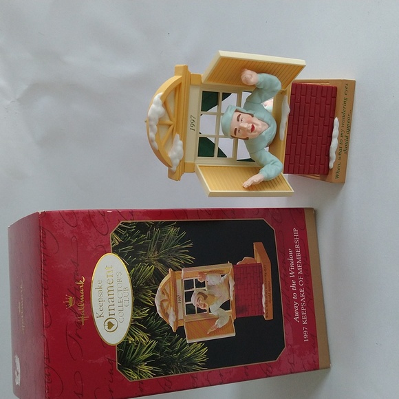 Hallmark Keepsake Ornament - Away to the Window 1997 Keepsake Collectors Club - Picture 1 of 4